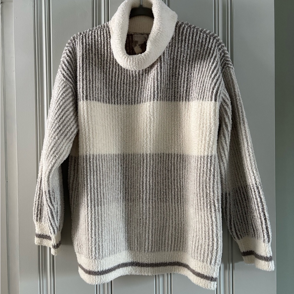 NWT Barefoot dreams cozy chic colorblock pullover sweater